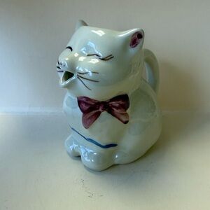 Vintage Shawnee Pottery Puss 'n Boots Ceramic Kitty Cat Creamer Small Pitcher.